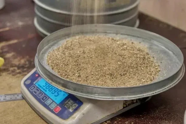 Granulometría en La Serena: Análisis de Suelos con Tamices e Hidrómetro